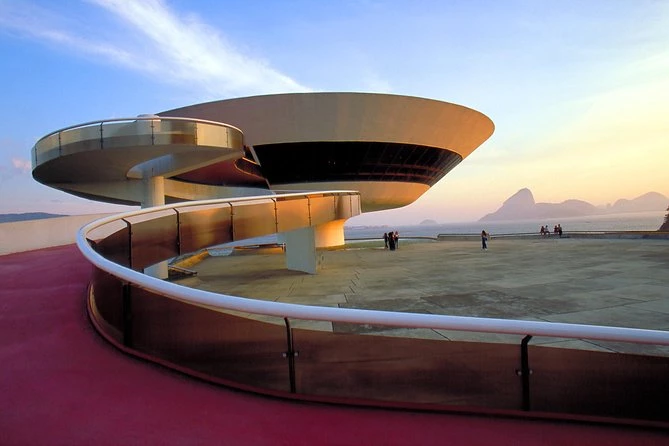 Musée d'art contemporain de Niterói (MAC)
